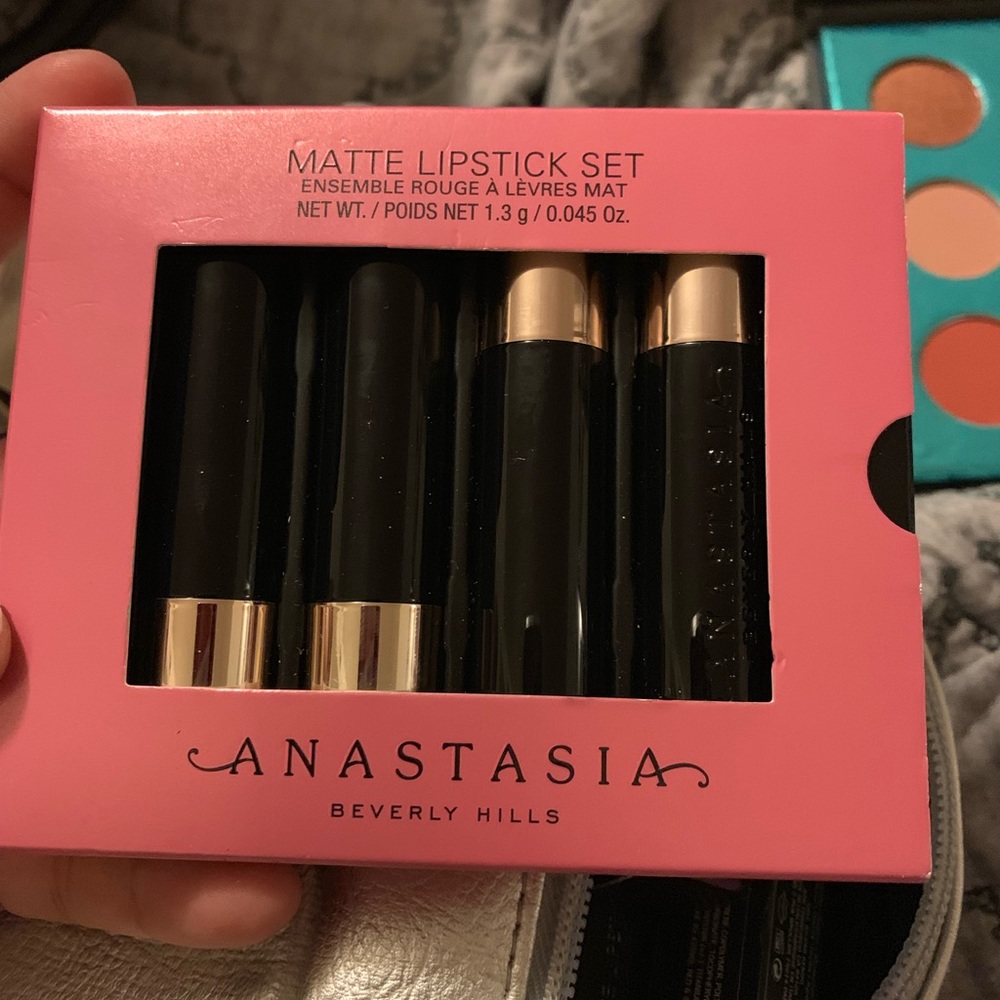 Matte mini lipstick set